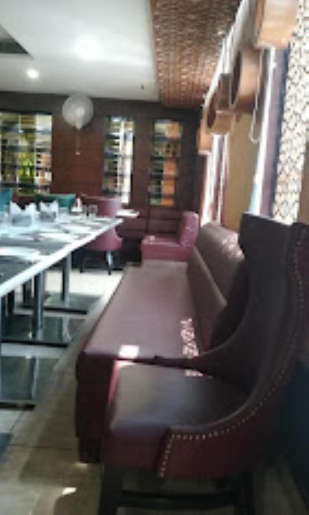 Hotel Royal Palace Hapur エクステリア 写真